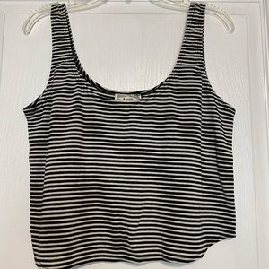 Women’s crop tank